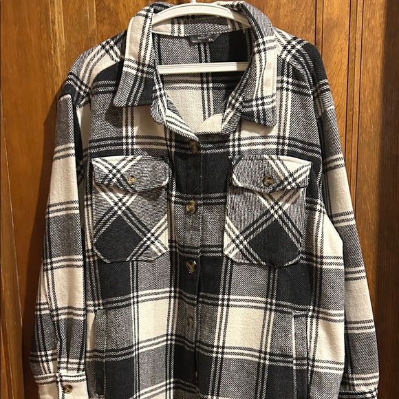 Plaid Shacket - Women’s 2XL - Picture 3 of 5